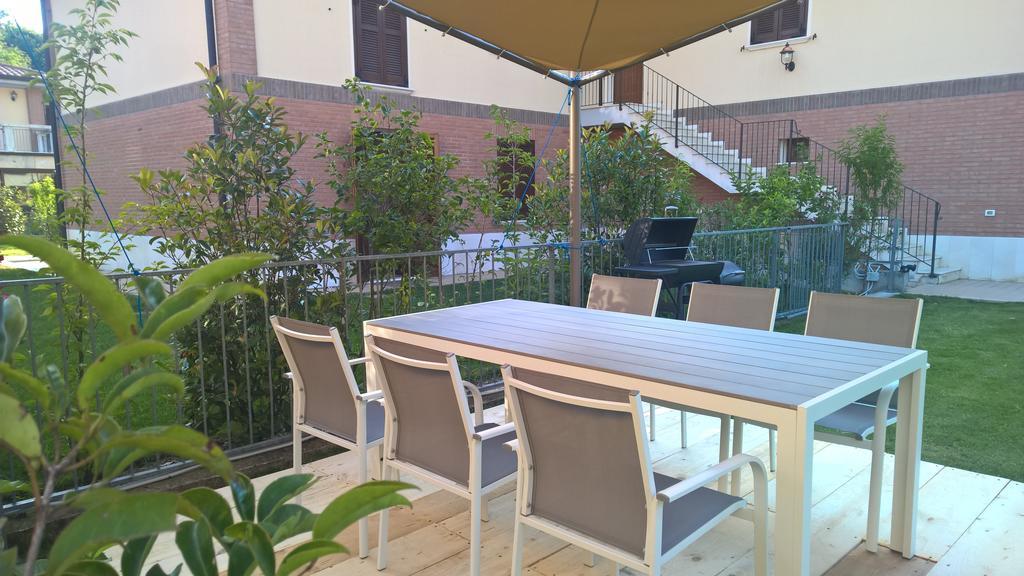Appartamenti Corte Dei Cipressi Roe Exterior foto